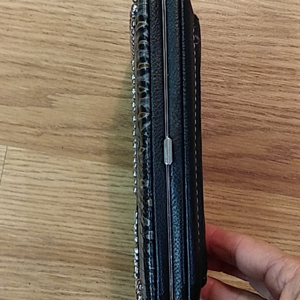 Hard Shell Wallet - image 4